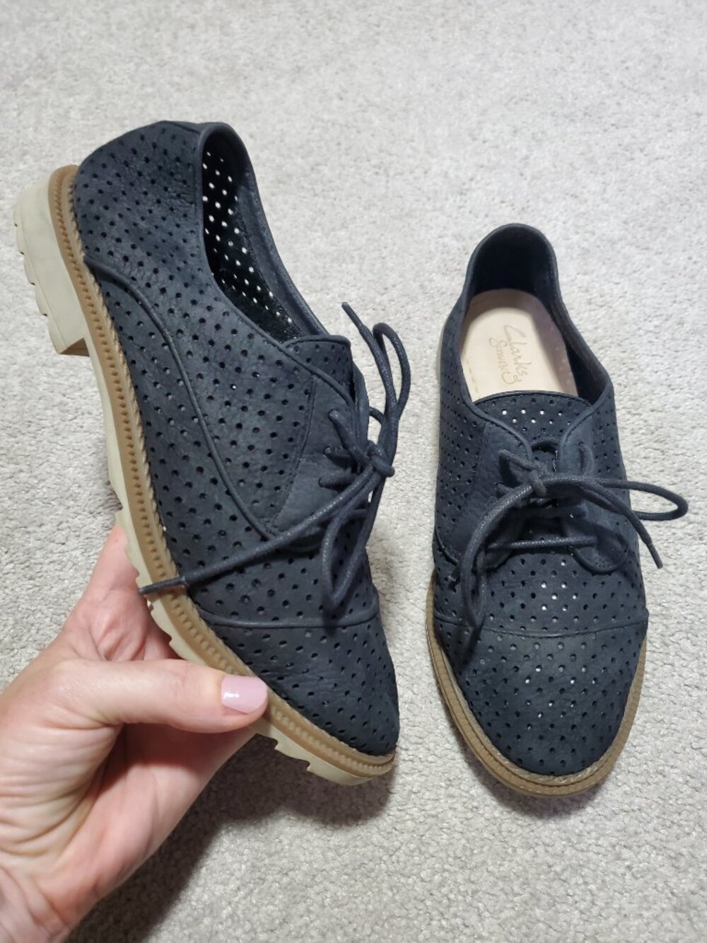CLARKS Somerset Perforated Suede Oxford Shoes Black Sz 7 Lace Up Lug Sole Office